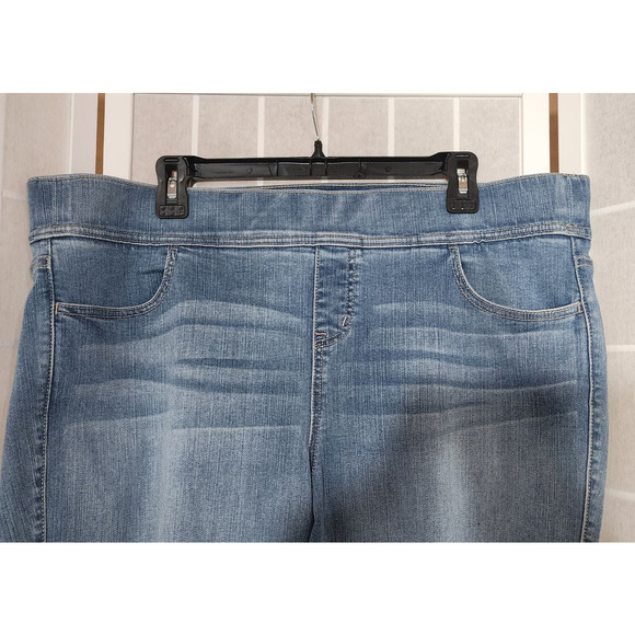 Torrid Lean Jean Skinny Super Stretch Denim Pull On Mid-Rise Jean Plus Size: 2R - Picture 5 of 9